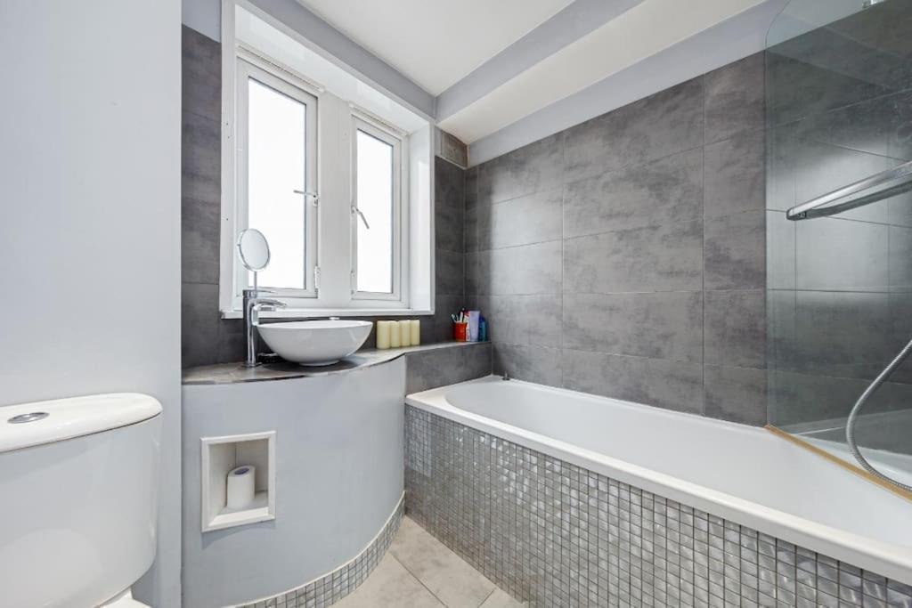 Top Floor 1 Bedroom Apartment With Views Over London Ngoại thất bức ảnh